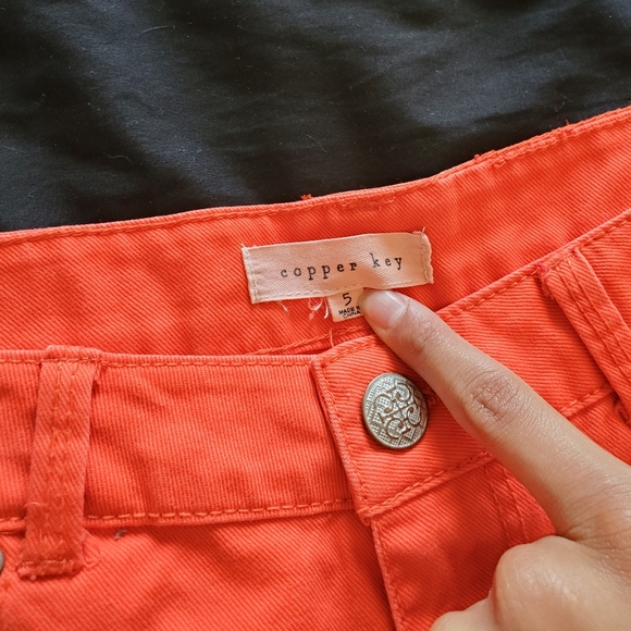 Red ripped jean shorts - Picture 3 of 3